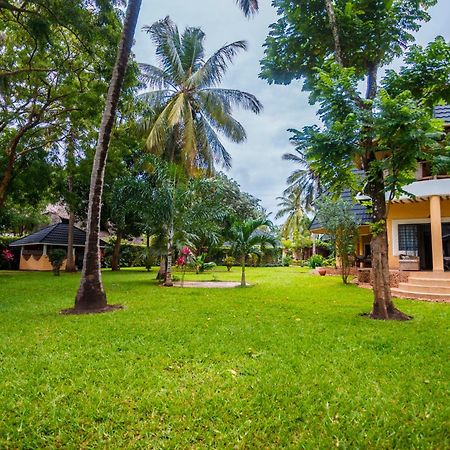 Diani Beach-Villa Kirsch Galu Екстер'єр фото